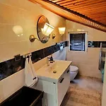 Vila Atlas *