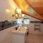 Vila Atlas *